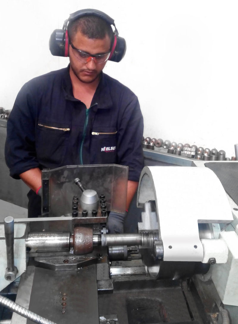 neo-nielsen-about-01